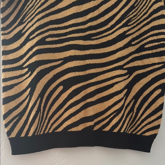Jessica London Black and Gold Zebra Pattern Top 93 - Picture 5 of 8